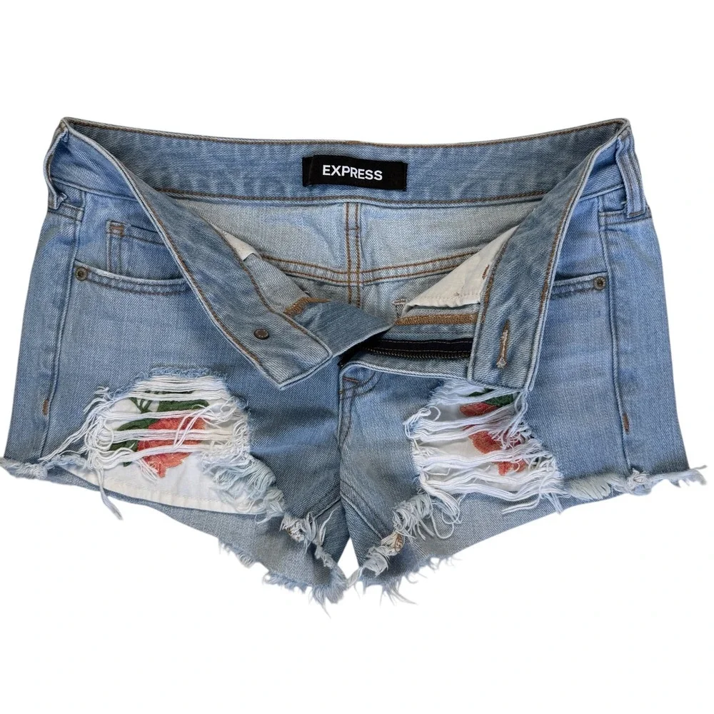 Express Shortie Relaxed Low Rise Denim Shorts Women Sz 0 Distressed Shabby Chic